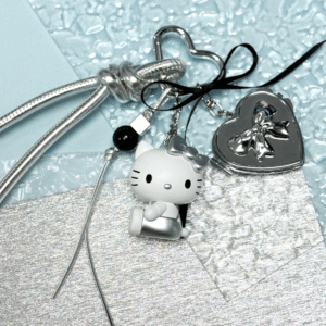 Hello Kitty Sitting Figure Pendant(Silvery)